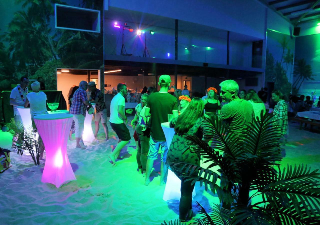 Beachin - Sport, Events, Hotel, Restaurant, Bar Ins エクステリア 写真